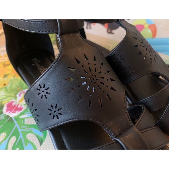 Angel Steps Women’s Sandals 8 W Black Ankle Gladiator Style - Picture 3 of 10